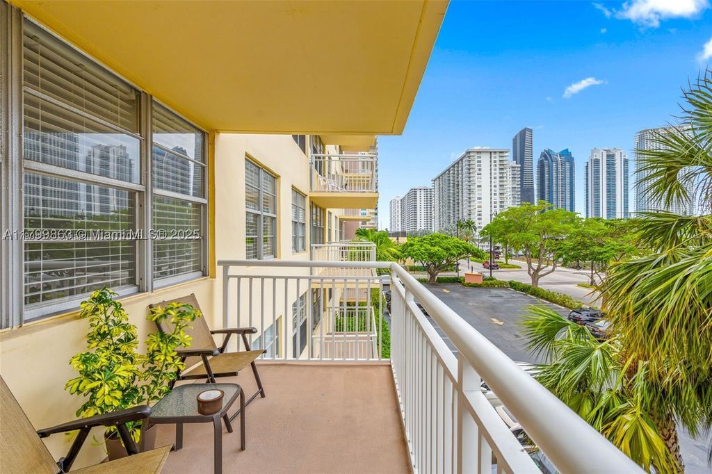 251 174th 212, Sunny Isles Beach, FL 33160