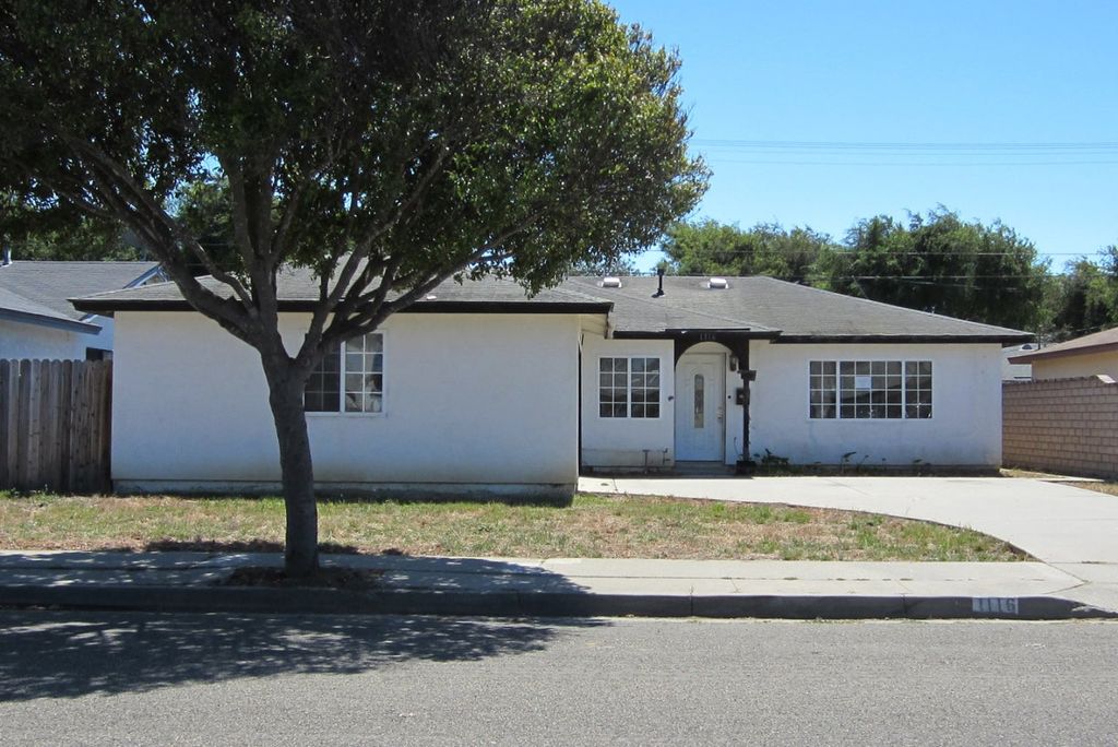 1116 E Lemon Avenue, Lompoc, CA 93117