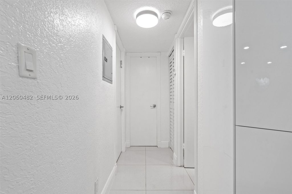 301 NE 14th Ave 207, Hallandale Beach, FL 33009