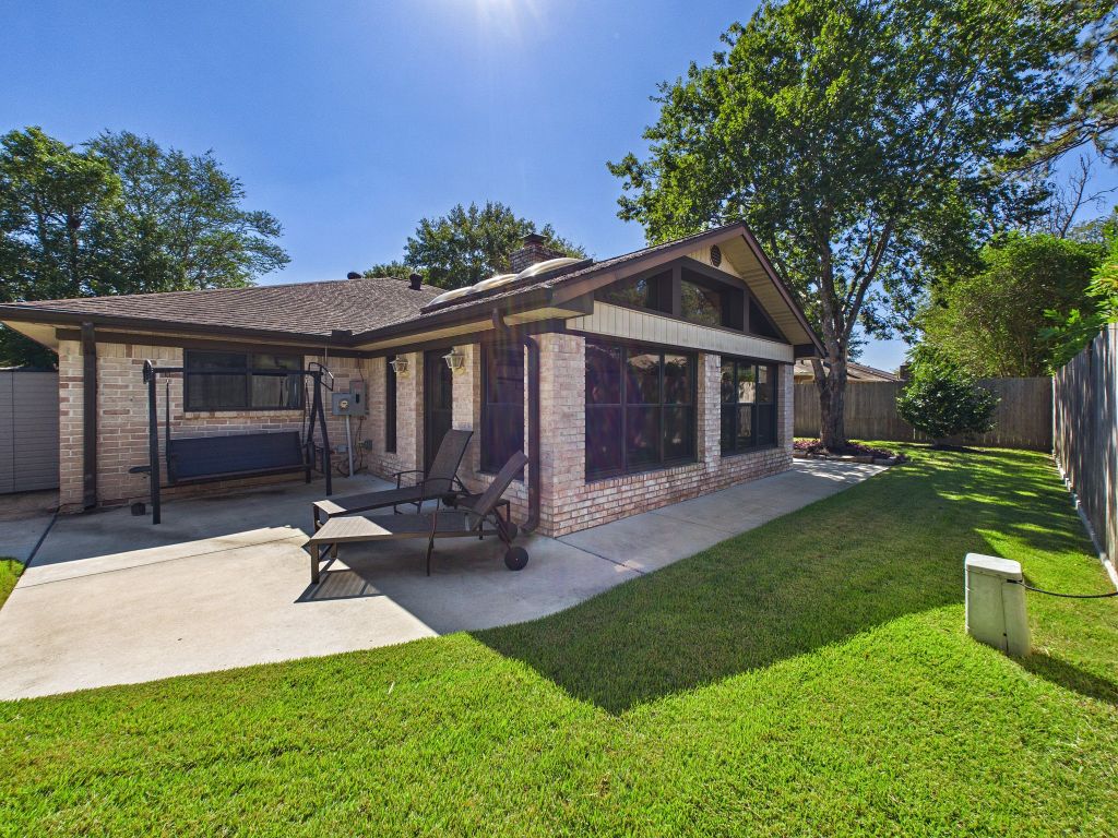 6619 Lynngate Drive, Spring, TX 77373