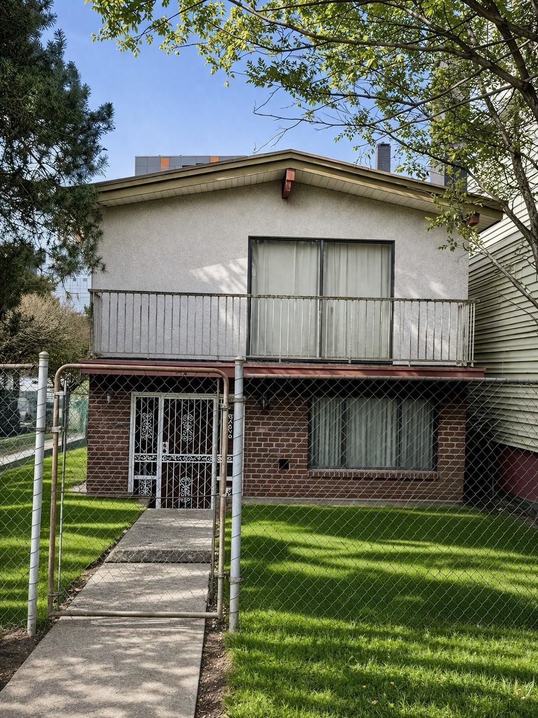 356 UNION STREET, Vancouver BC V6A 2B5