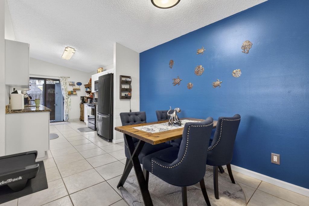 8682 Crater Terrace, West Palm Beach, FL 33403