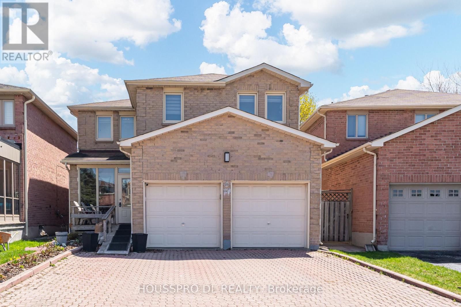29 Westhampton Vaughan (Brownridge), Ontario L4J7H5