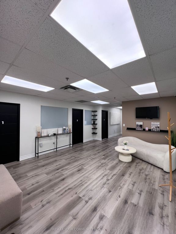 700 Chrislea Road 2, Vaughan, ON L4L 8K9