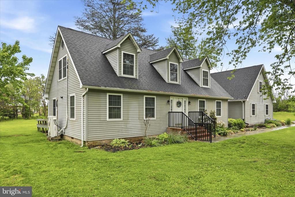 32 7th ST, Shenandoah Junction, WV 25442