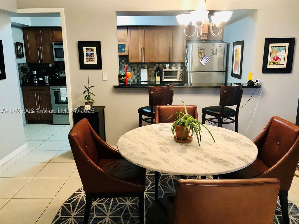 18071 Biscayne Blvd 302, Aventura, FL 33160