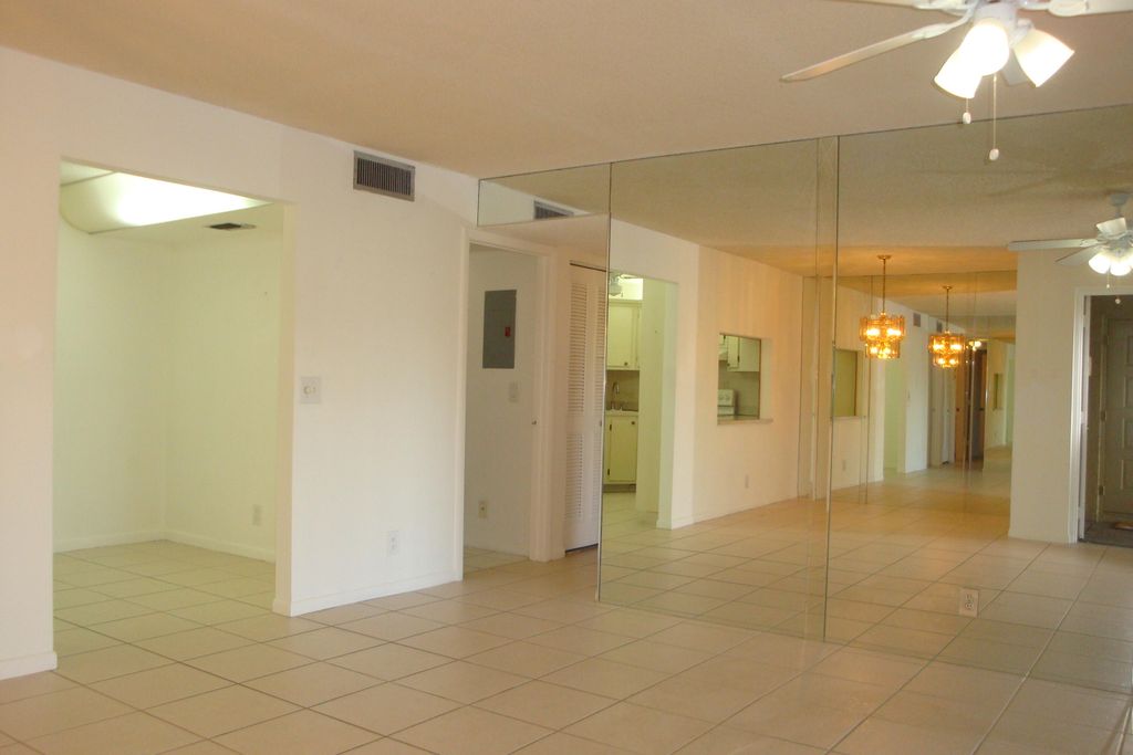 724 Sunny Pine Way F2, West Palm Beach, FL 33415