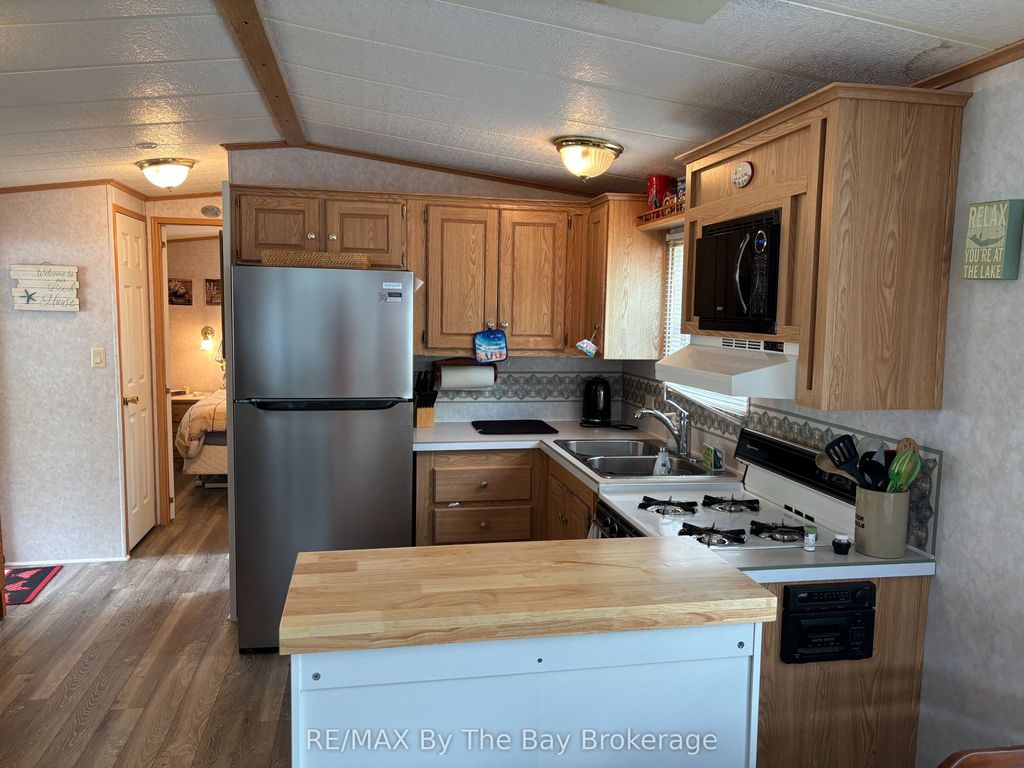 85 THEME PARK Drive 168, Wasaga Beach, ON L9Z 1X7