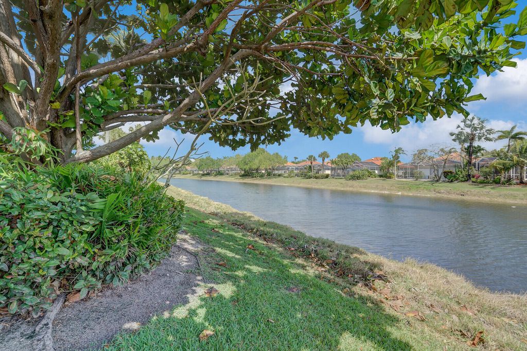 2692 James River Road, West Palm Beach, FL 33411