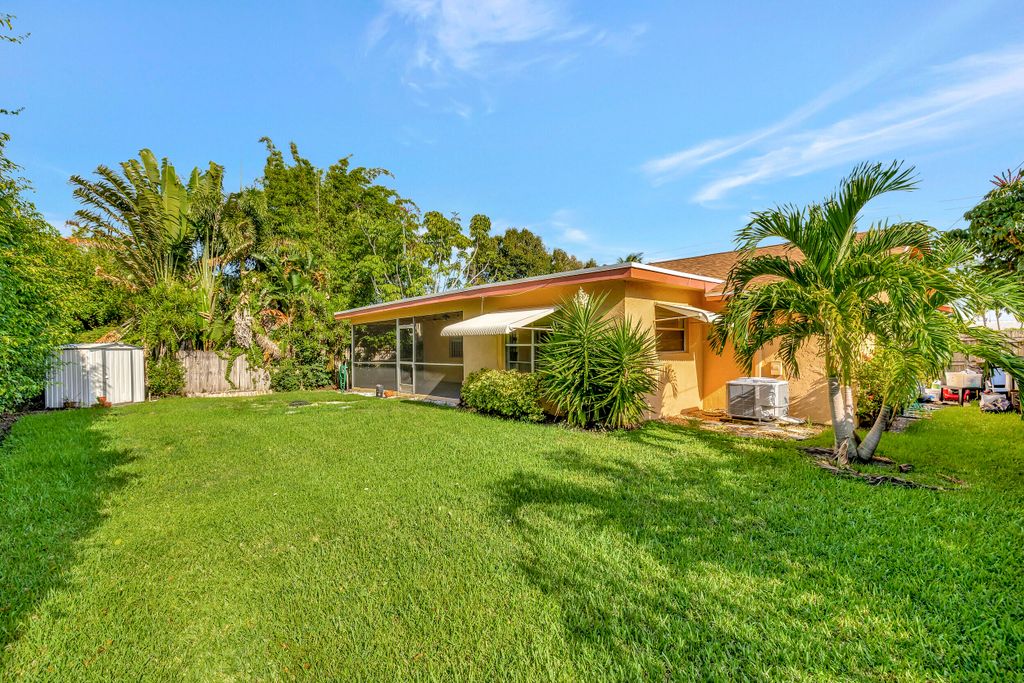 1180 SW 23rd Avenue, Boynton Beach, FL 33426