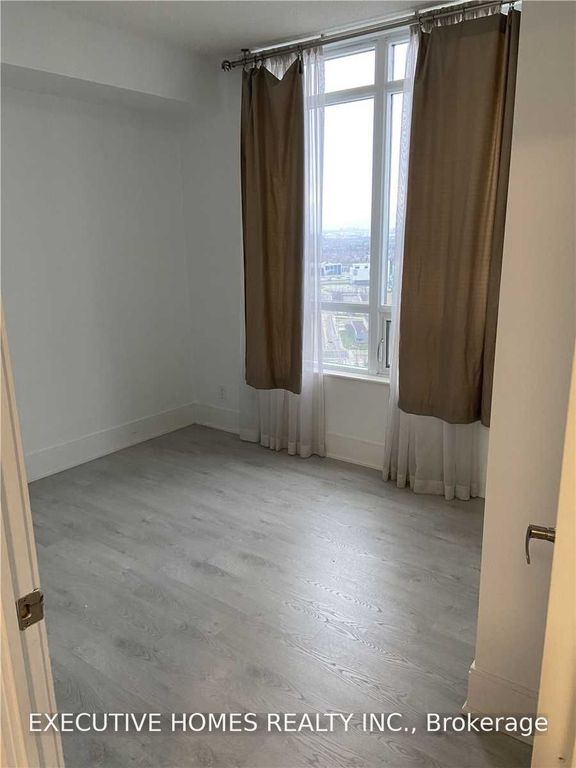 330 Burnhamthorpe Road 2707, Mississauga, ON L5B 3Y5