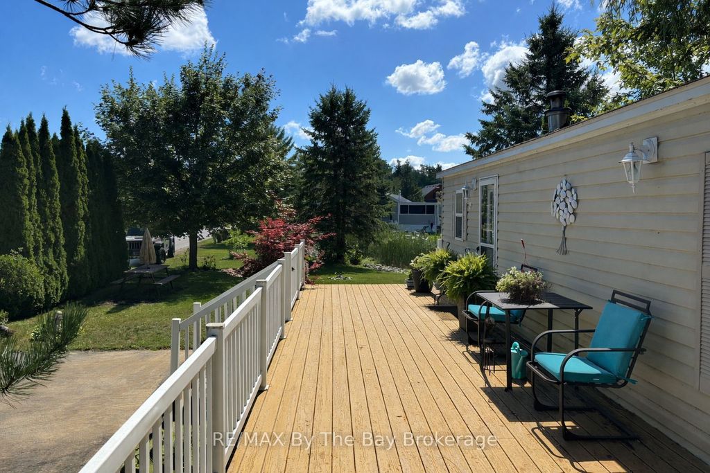 15 Huron Circle, Wasaga Beach, ON L9Z 1X7