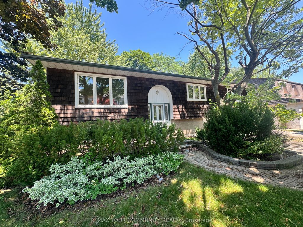 2063 Waters Edge Drive, Oakville, ON L6L 1A3