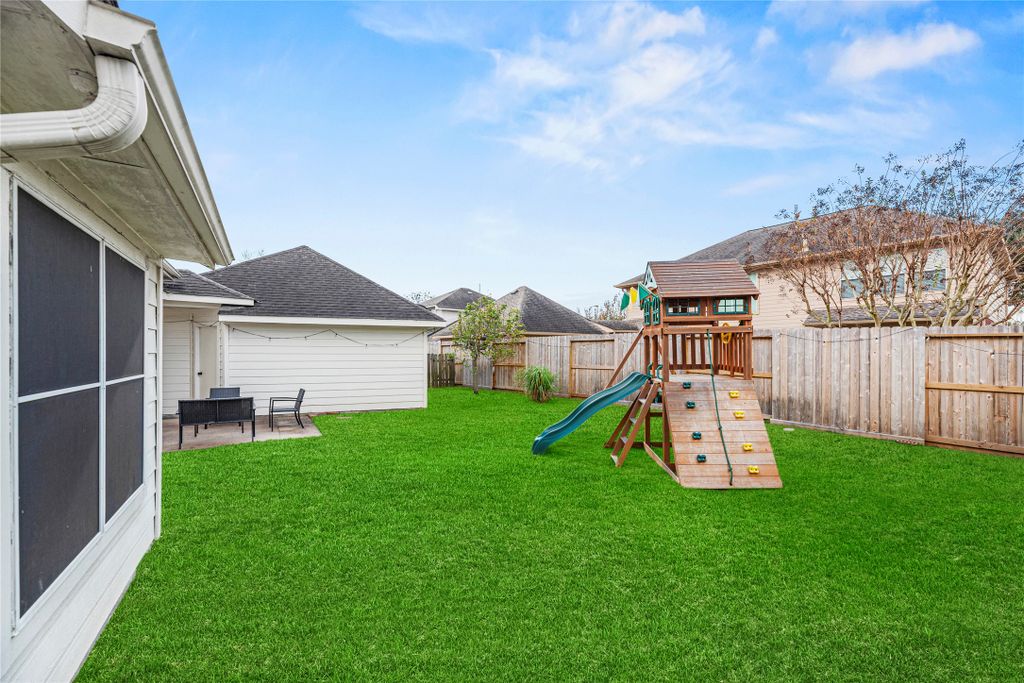402 Spring Trace Court, Houston, TX 77094