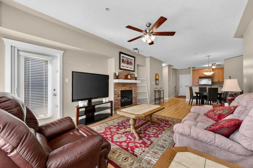 20 SW Discovery Ridge Unit #211, Calgary, AB T3H 5X4