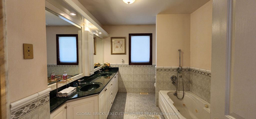 375 Princess Avenue, Toronto C14, ON M2N 3S7