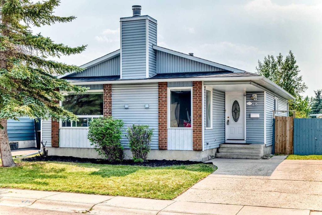 28 Whiteram Close NE, Calgary, AB T1Y 5X8