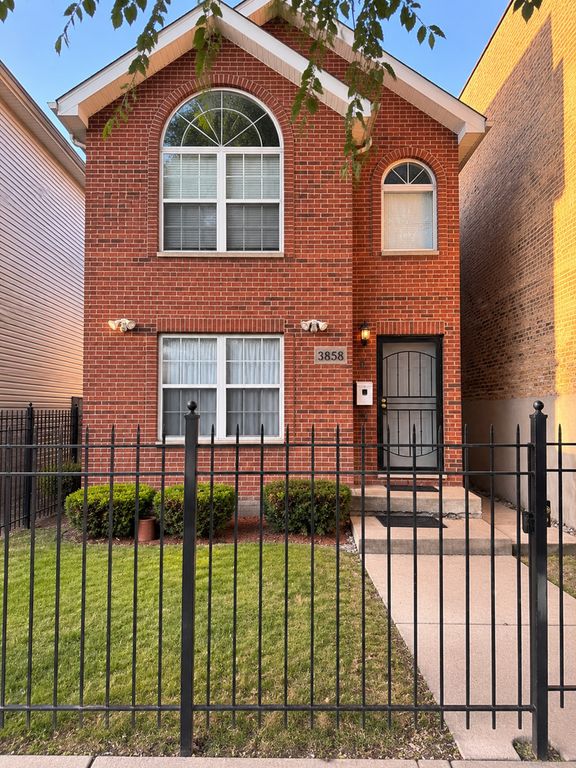 3858 W Grenshaw Street, Chicago, IL 60624