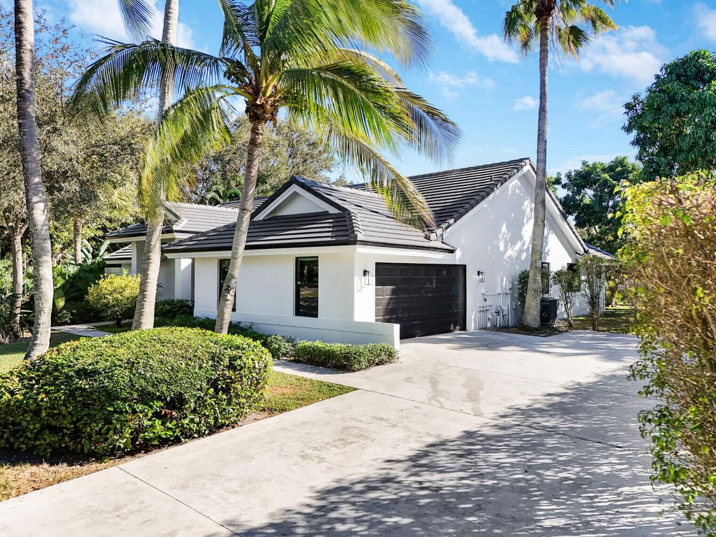 2902 Calabria Way, Delray Beach, FL 33445