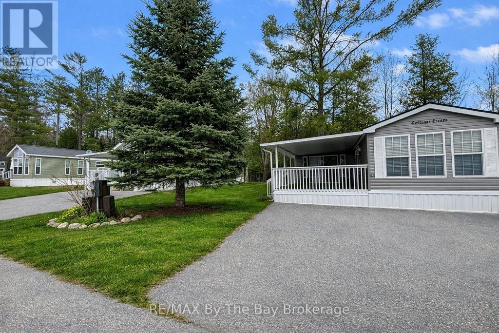 83 MADAWASKA Trail, Wasaga Beach, ON L9Z 1X7
