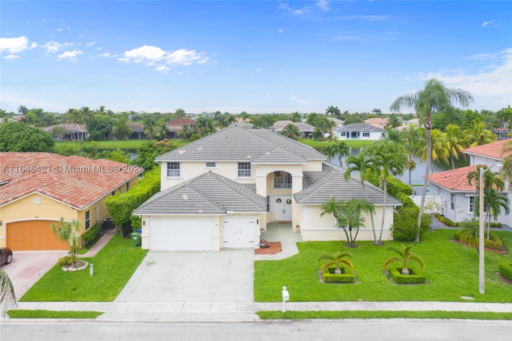 812 SW 159th Dr