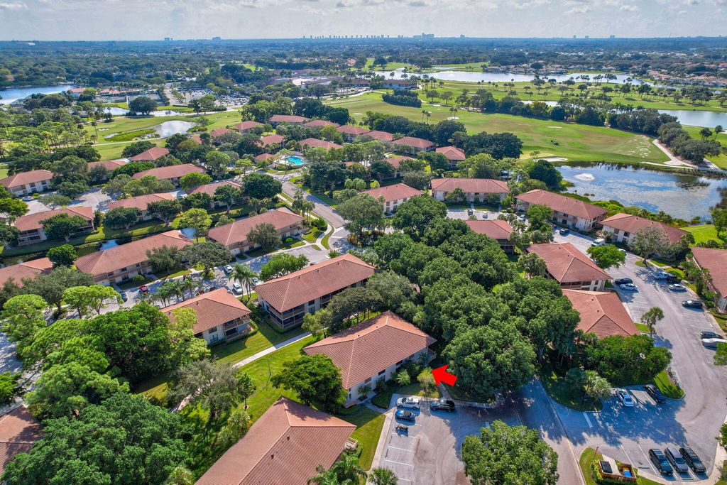 161 Brackenwood Road, Palm Beach Gardens, FL 33418