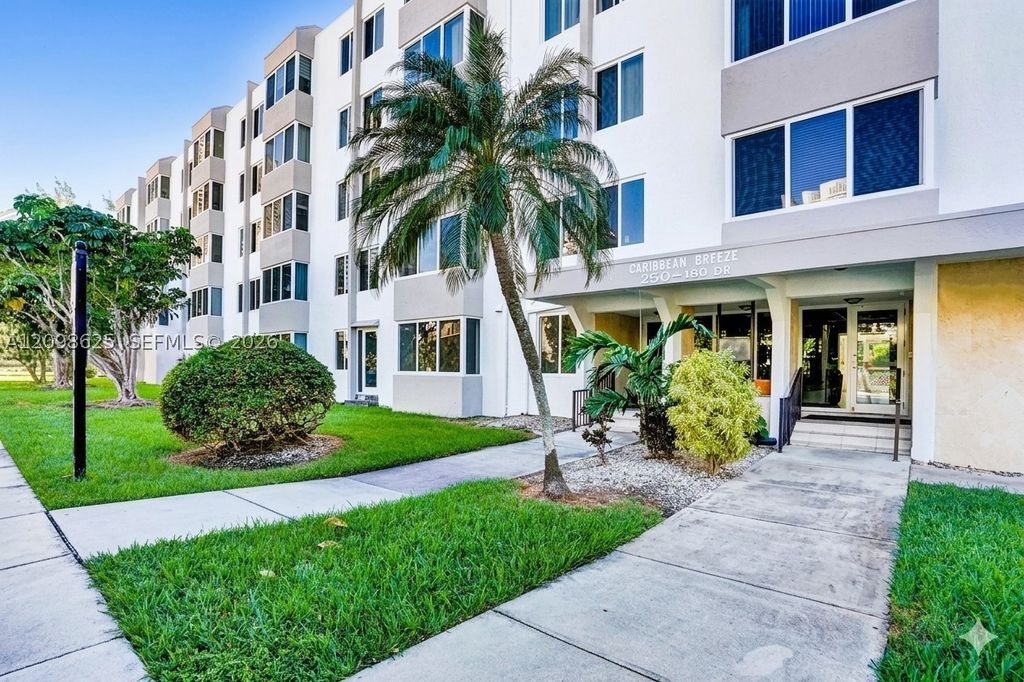 250 180th Dr 155, Sunny Isles Beach, FL 33160