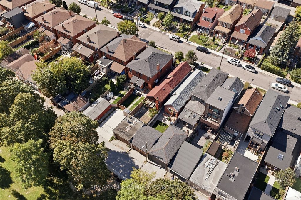 279 McRoberts Avenue, Toronto W03, ON M6E 4P8